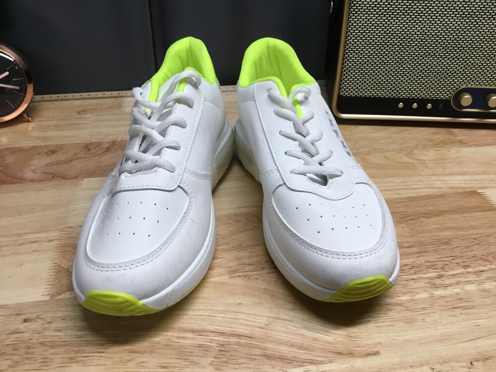 Bebe Sneakers Womens US 8 White Round Toe Low Top Comfort Casual Lifestyle Shoes